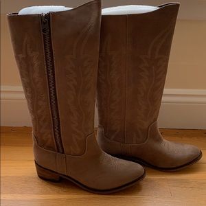 NWT Steve Madden Cowboy Boots